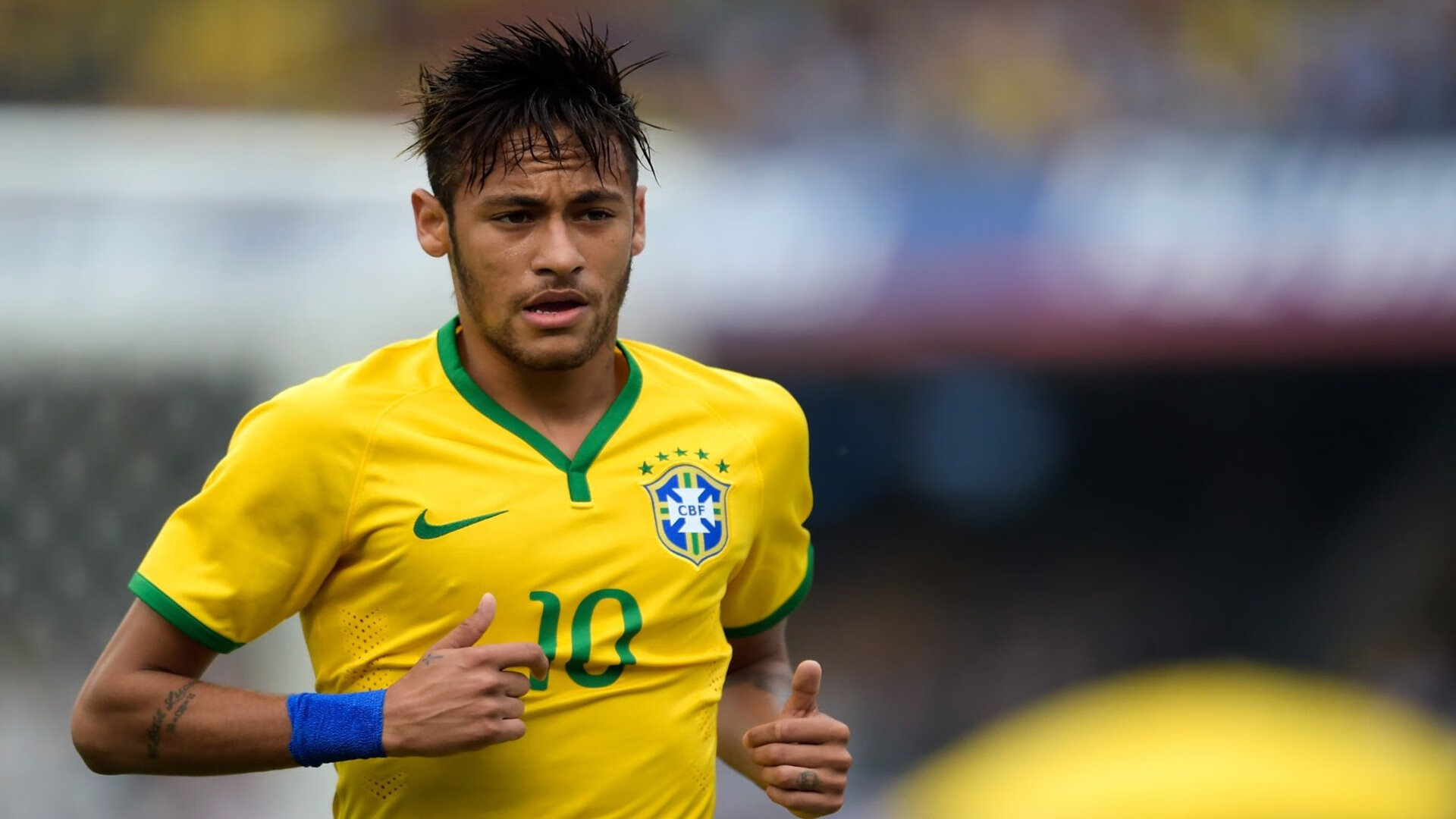 AYXSPORTSAPP-魔术师般的技艺：欧洲足球顶尖个人表演赏析，欧洲足坛上的魔咒